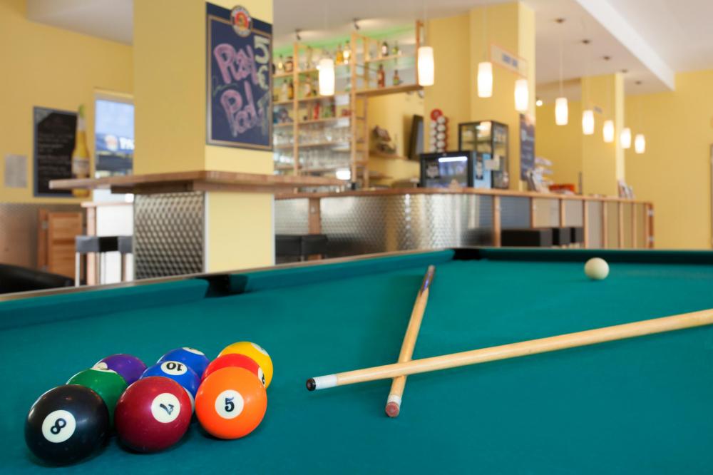 Billard Zu Dritt Billard Zu Dritt